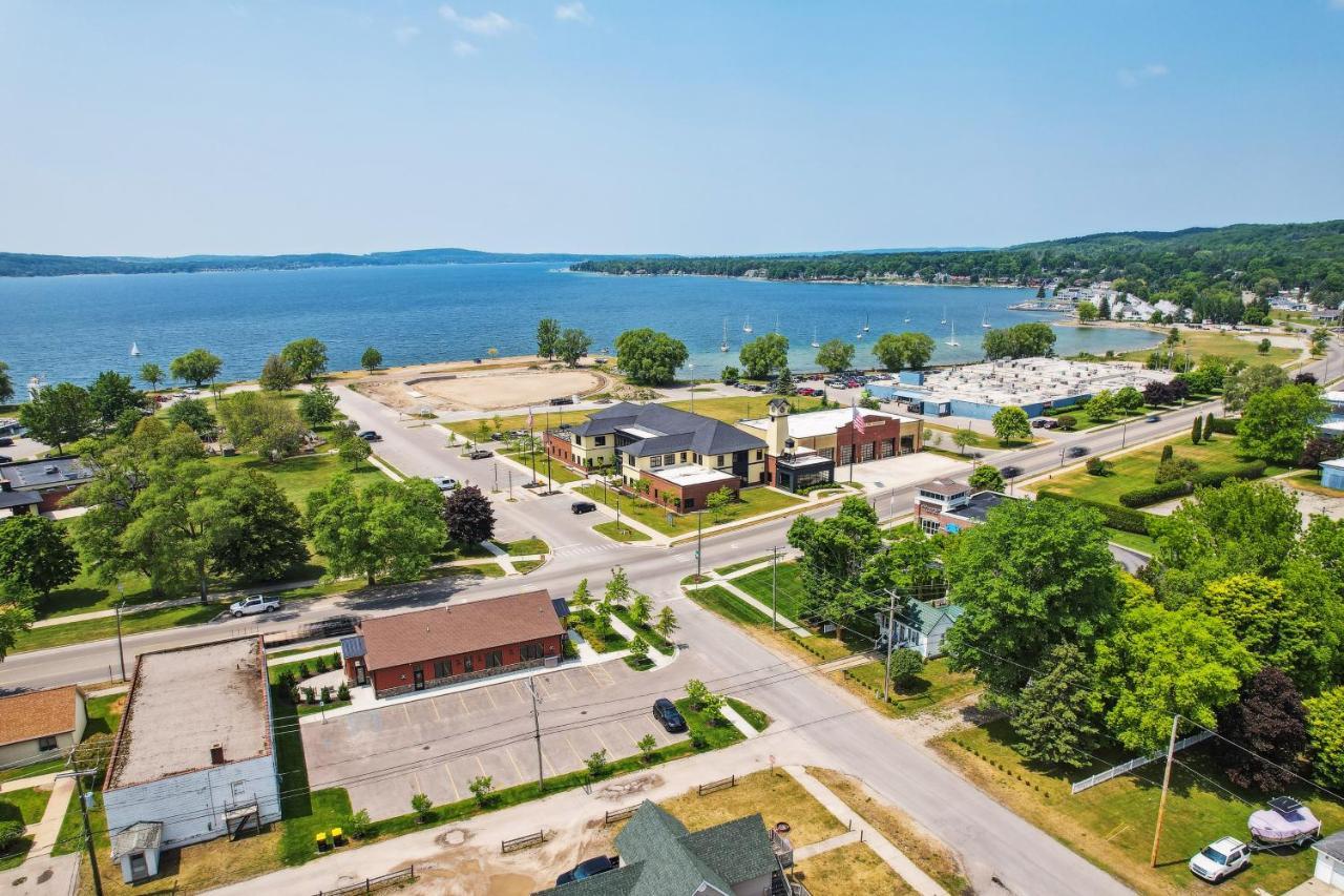 Boyne City Cottage Walk To Downtown And Lake! Экстерьер фото